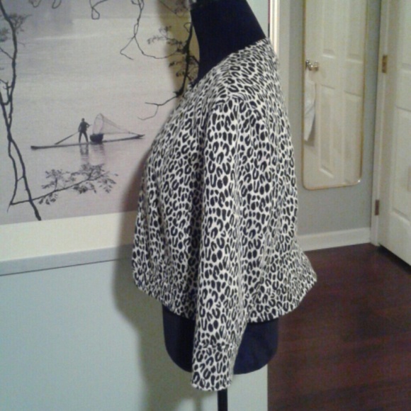 Crop Jacket - Picture 3 of 6